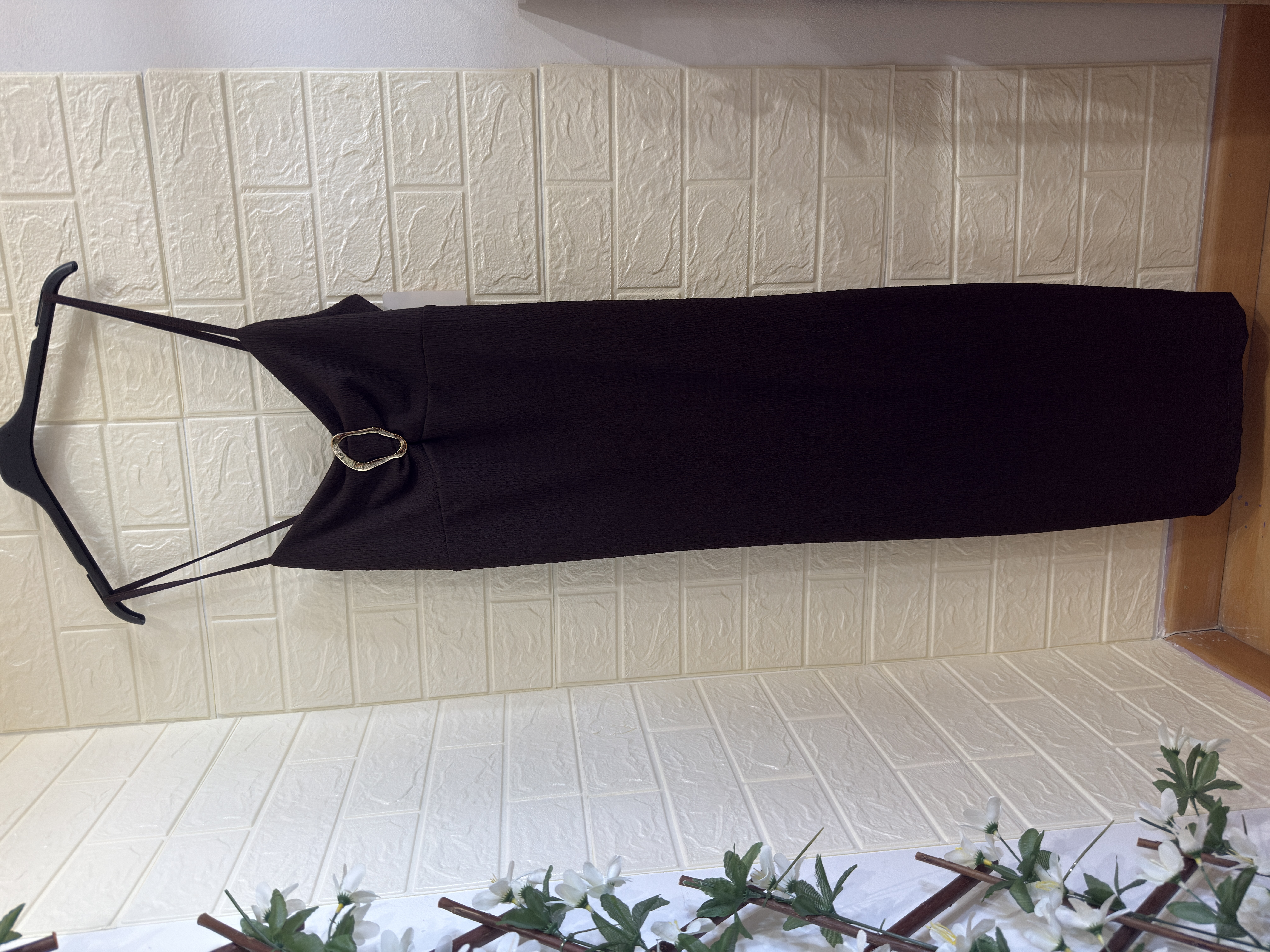 Vestido Chocolate Hebilla Dorada